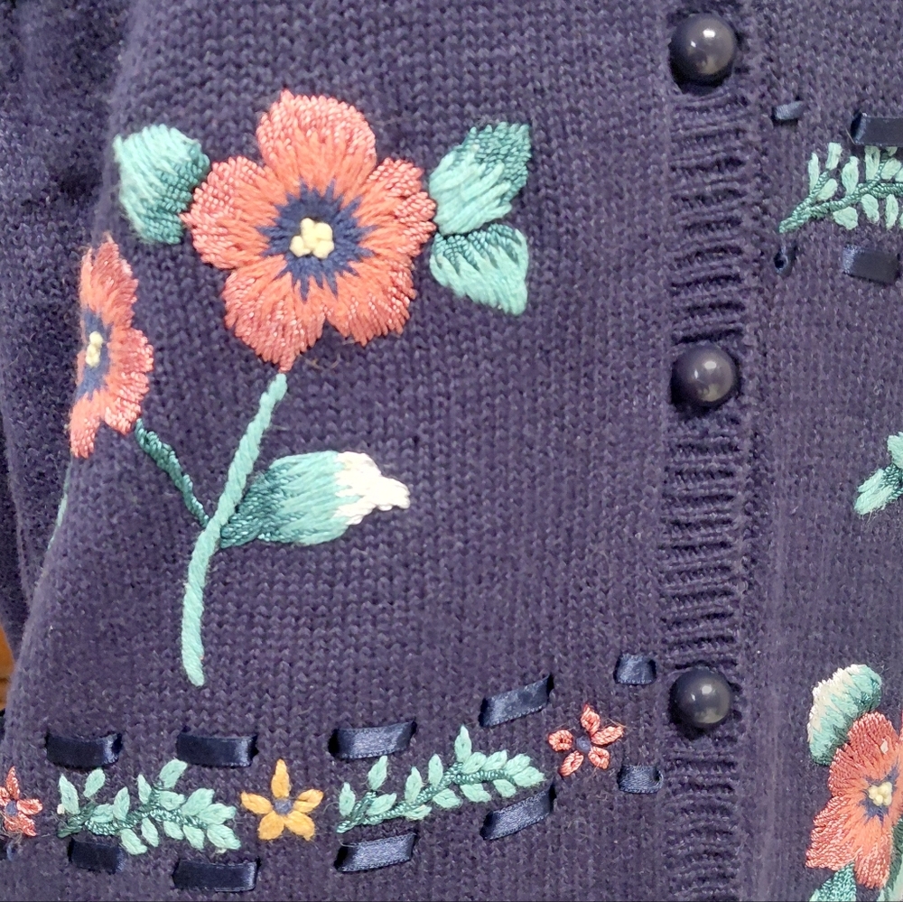 Liz Baker Essentials Knit Vest  (F11) - Picture 4 of 5